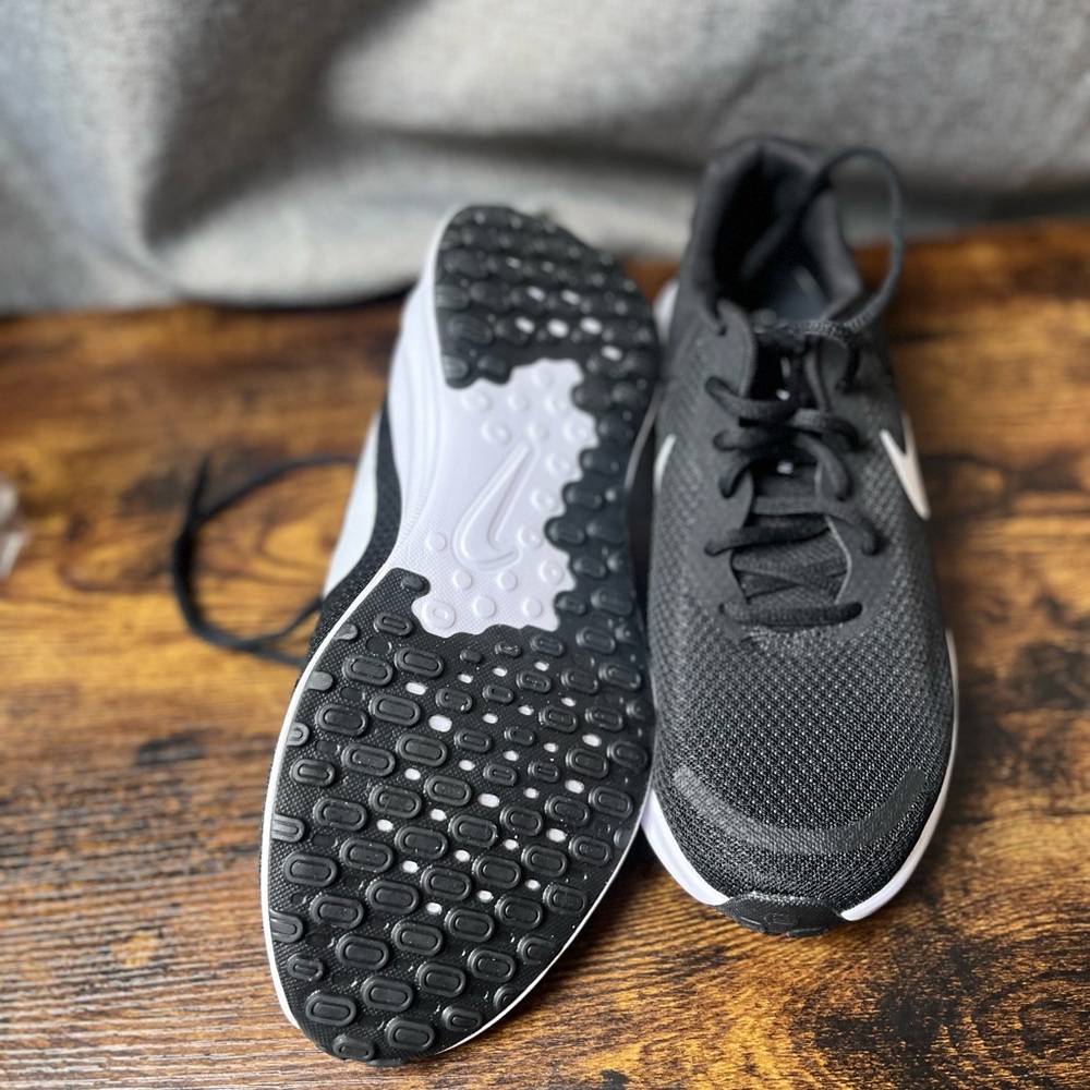 Adidas - Picture 5 of 11